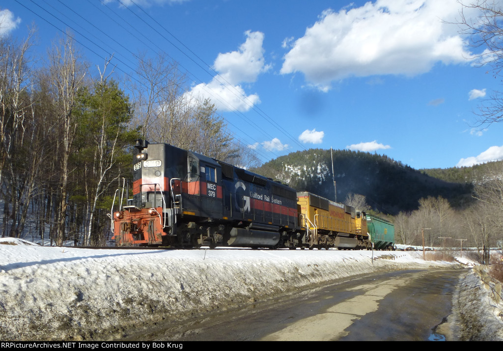 EDRJ, with spine flats for drop-off at Eagle Bridge rolls westbound through Zoar
